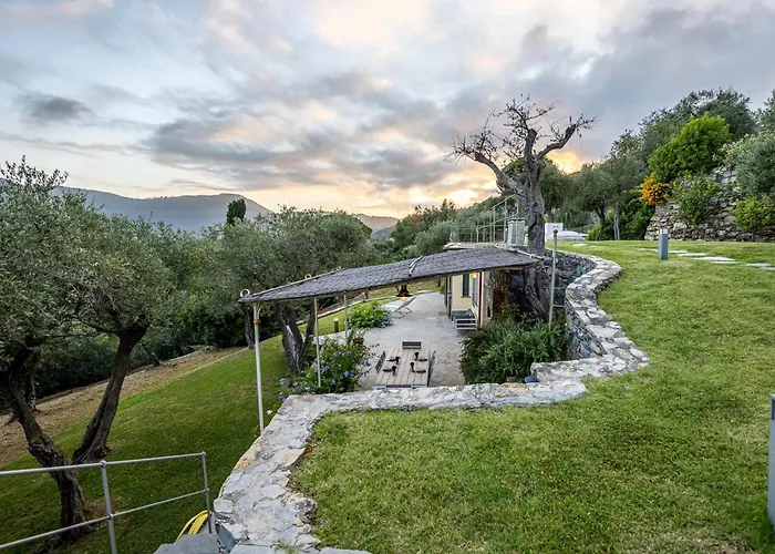 La Casa Gialla Relax In Collina Con Piscina