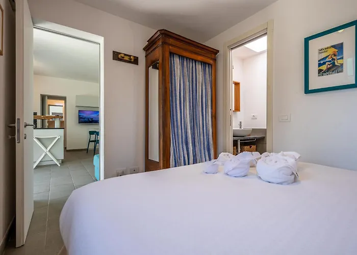 Lägenhet La Casa Gialla Relax In Collina Con Piscina
