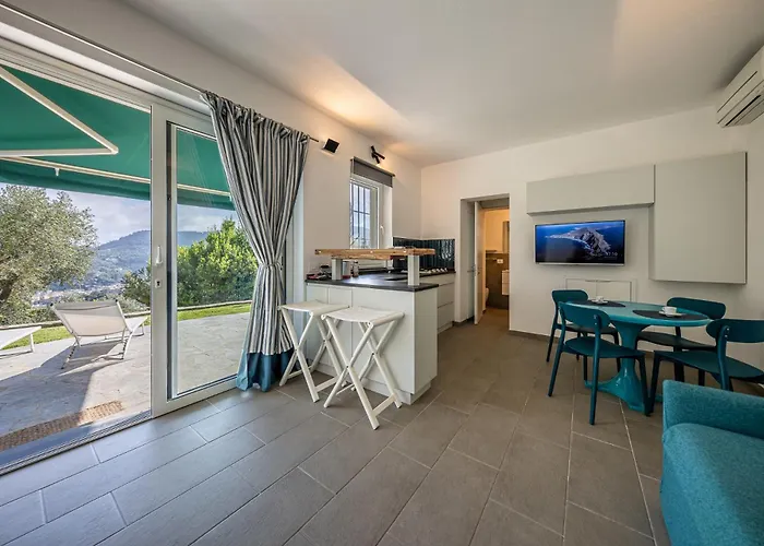 Lägenhet La Casa Gialla Relax In Collina Con Piscina