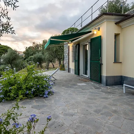 Apartment La Casa Gialla Relax In Collina Con Piscina *