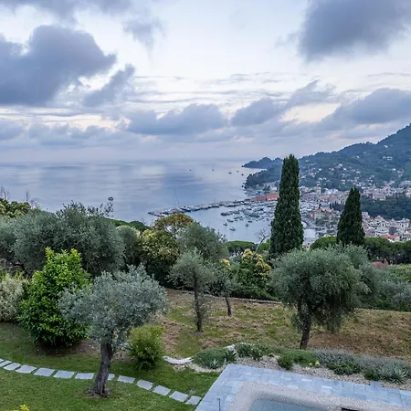 Apartment La Casa Gialla Relax In Collina Con Piscina Santa Margherita Ligure