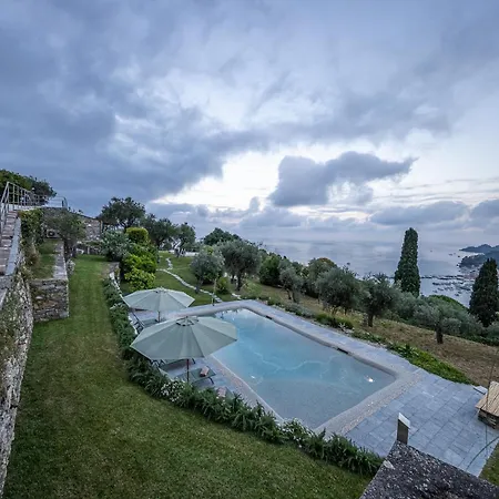 La Casa Gialla Relax In Collina Con Piscina
