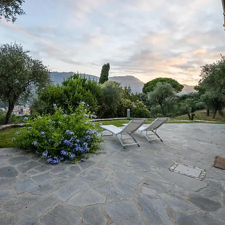 Apartment La Casa Gialla Relax In Collina Con Piscina Santa Margherita Ligure