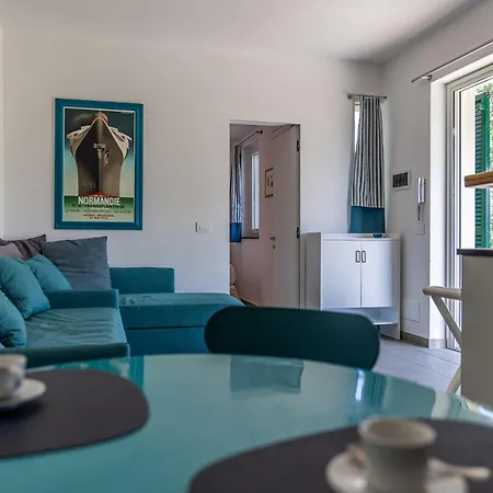 Apartment La Casa Gialla Relax In Collina Con Piscina Santa Margherita Ligure
