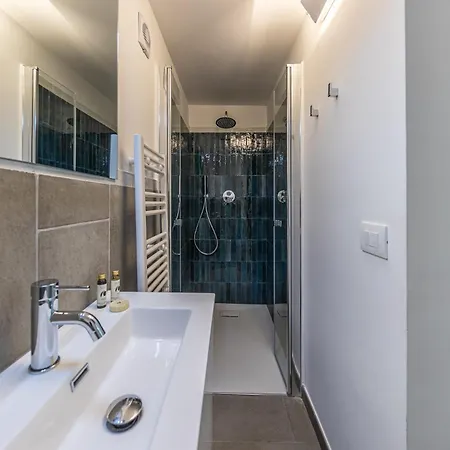 Apartment La Casa Gialla Relax In Collina Con Piscina Santa Margherita Ligure