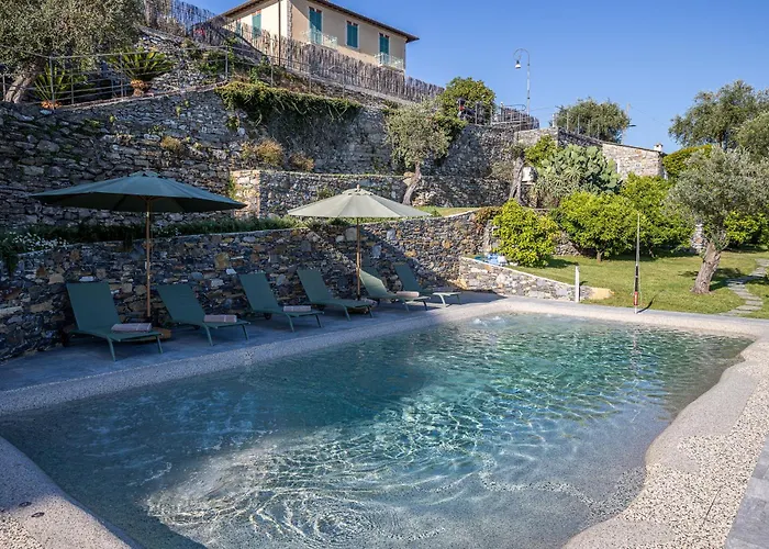 Apartment La Casa Gialla Relax In Collina Con Piscina Santa Margherita Ligure